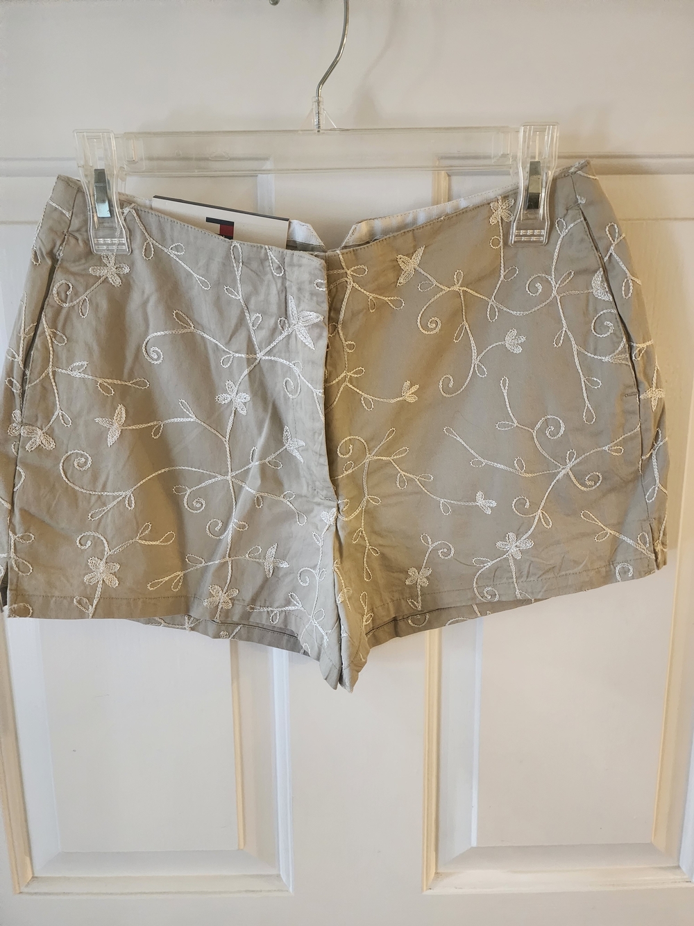 Tommy Hilfiger Beige Floral Embroidered Shorts NWT